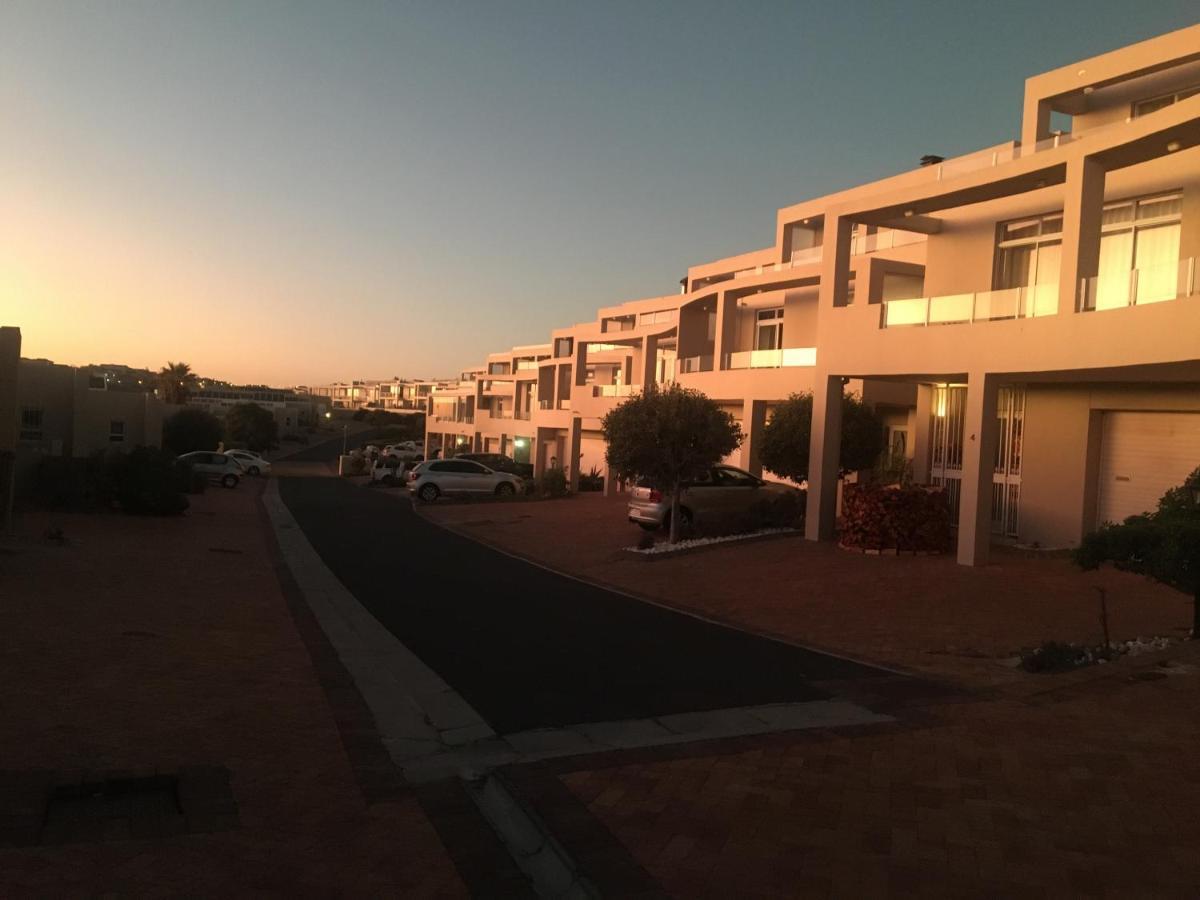 2Whitewaters Bloubergstrand Homestay Экстерьер фото